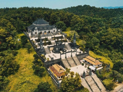 Hue Kai Dinh Imperial Tomb (Anh Mausoleum)