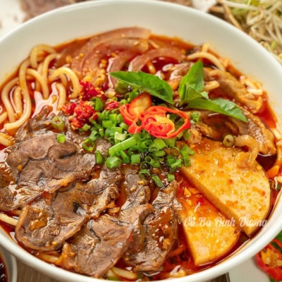 Hue Beef Noodles（Bún bò Huế）