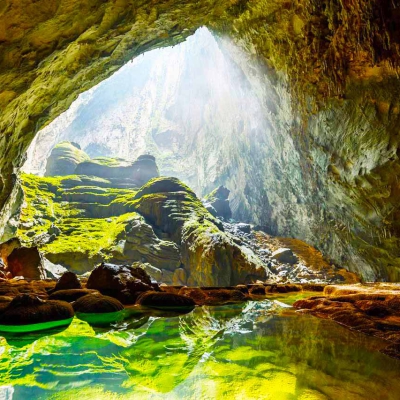 Vietnam's Son Son Cave ranks first among the world's ten most spectacular caves