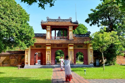 Hue Ancient Capital – Colors of Summer