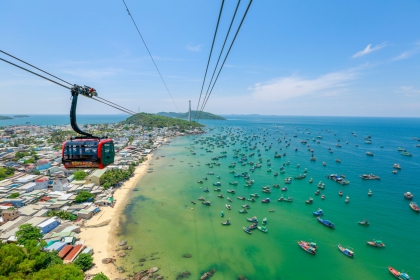 Phu Quoc Island 4-Island Speedboat Island Hopping Day Trip (Including Cable Car & Aquatopia Water Park)