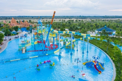 Hoi An Pearl Island Amusement Park VinWonders