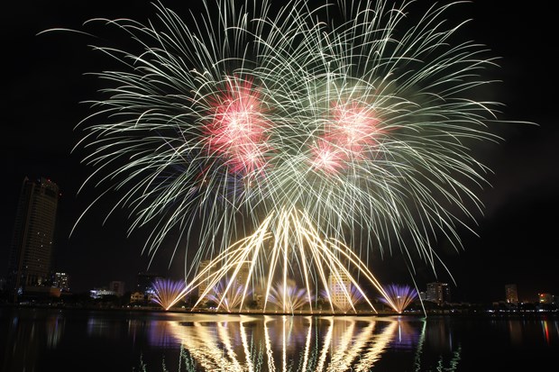 The 2023 Da Nang International Fireworks Festival will be held from June 3 to July 8 hinh anh 2